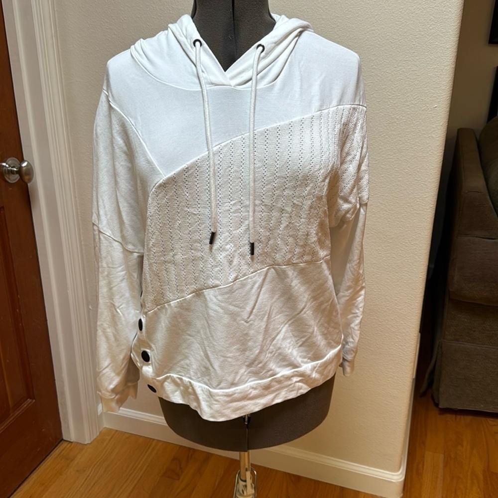 Cabi white Sweatshirt style #5920